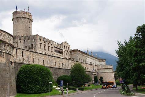 DAI FRANCHI AI PRINCIPI VESCOVI
